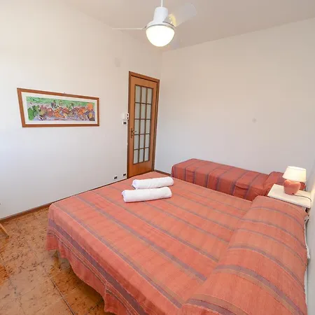 Memi Villa